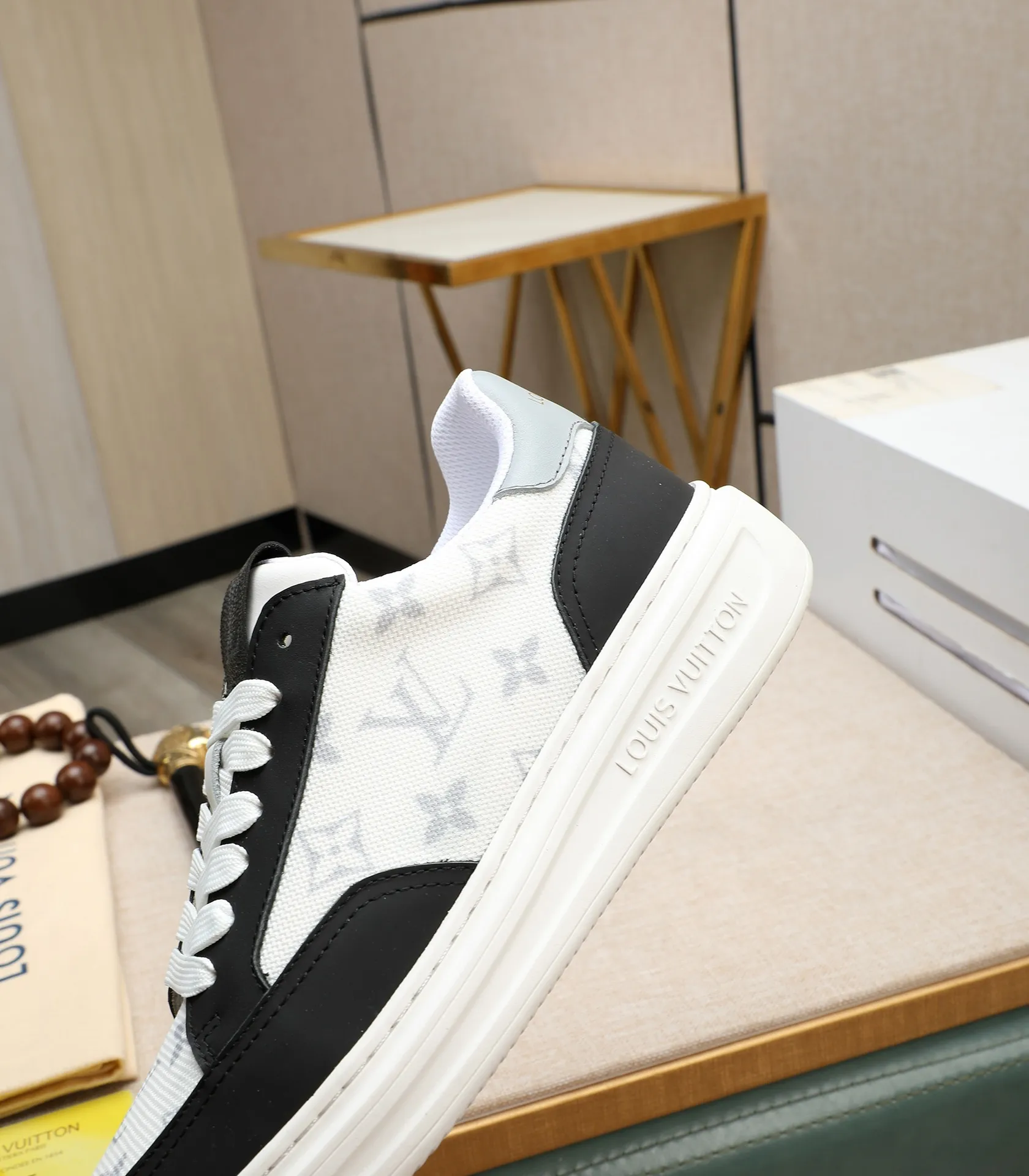 Men's shoes 💰540 💰(Niuli: full package) louis vuitton (Louis Vuitton/lv) top 🔍🔍 new models are on sale at the same time at the counter. The upper 🇮🇹 is imported from Italy, first-layer cowhide, and the lining is fully imported cowhide. 💪💪, completely 1⃣️ to 1 ⃣️Re-engraved🇮🇹💪💪, ⚠Sole: The original sole is specially provided by the original factory, the exclusive movable molded sole is super comfortable, ⚠The original factory follows the order, 🔍🔍high quality, you can enter and exit the counter at will, welcome to compare⚠. Code number:38-44